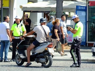 Çanakkale’de motosiklet sürücülerine “Kaskınla yol ver hayata” sloganıyla denetim gerçekleştirildi
