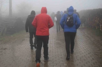 Çanakkale Zaferi’nin yıl dönümünü yürüyüşle kutladılar
