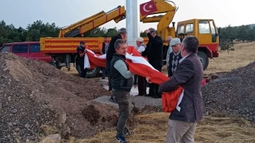 Çankırı’da dev Türk bayrağı göndere çekildi
