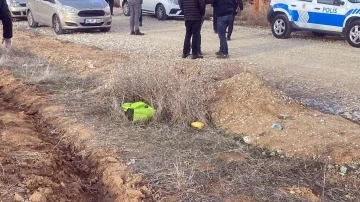 Arazide çanta içerisinde bebek cesedi bulundu