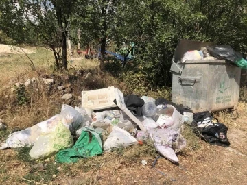 Çavdarhisar’da ’Çöplerimiz bir ayı aşkın süredir toplanmadı’ iddiası
