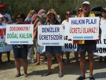 Çeşme’de sahillerin ücretli hale getirilmesine havlulu tepki sürüyor
