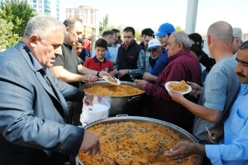 ÇESOB 10 bin kişiye ahilik pilavı ikram etti
