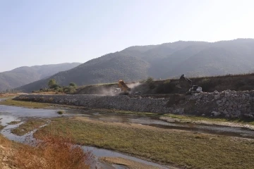 Çine Çayı ıslah çalışmalarının yıl sonuna kadar tamamlanacağı açıklandı
