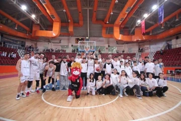 CO Basket son 16’ya yükseldi