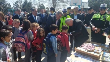 Çocuklar trafikte böyle fark edilecek
