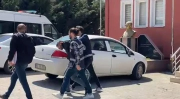 Çocuklara şeker dağıtan polisleri kurşunladı