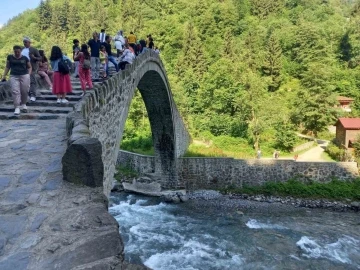 Çöl sıcaklarından kaçan Aydınlılar Karadeniz’e akın ediyor
