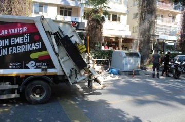 Çöp konteynerine dökülen kül, ekipleri harekete geçirdi
