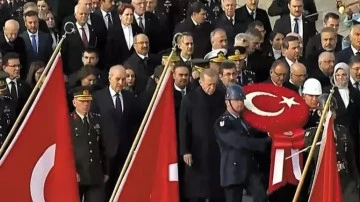 Cumhurbaşkanı Erdoğan ve devlet erkanı Ata'nın huzurunda