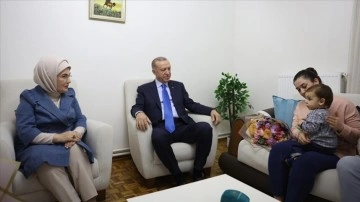 Cumhurbaşkanı Erdoğan'dan depremzede aileye ziyaret