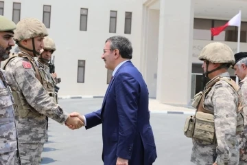 Cumhurbaşkanı Yardımcısı Yılmaz’dan Katar Türk Birleşik Müşterek Kuvvet Komutanlığına ziyaret
