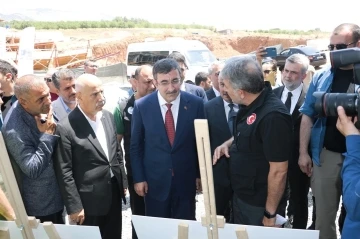 Cumhurbaşkanı Yardımcısı Yılmaz: &quot;Afetlerin yaralarını hep birlikte sardık&quot;
