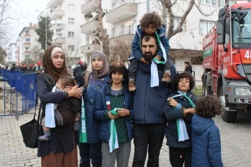 Cumhurbaşkanını görmek için 6 çocuğuyla Fransa’dan geldi
