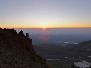 Dağcılar Erciyes’in Zirvesinde Buluşacak
