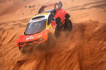 Dakar Rallisi’nin 10. etabını Sebastien Loeb kazandı