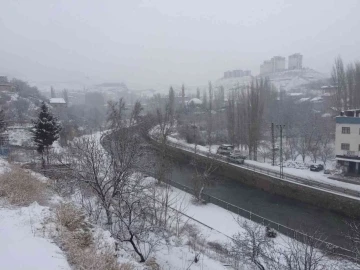 Darende’de kar yağışı etkili oldu
