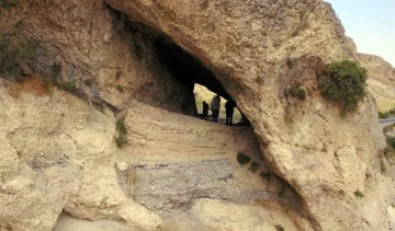 Delikli Mağara kazısında 5 bin yıllık objeler bulundu
