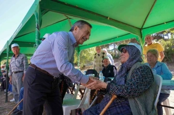 Deneyimli vatandaşlar için piknik etkinliği
