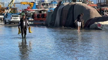 Denizin taştığı İskenderun’da son durum görüntülendi
