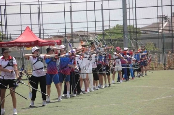 Denizli’de, 15 Temmuz anısına okçuluk şampiyonası düzenlendi
