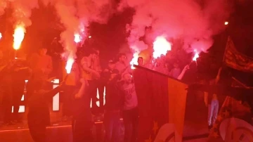 Denizli’de derbi sonrası Galatasaray taraftarları sokağa döküldü
