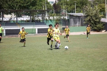 Denizli’nin minik yetenekleri yeşil sahada nefes kesti
