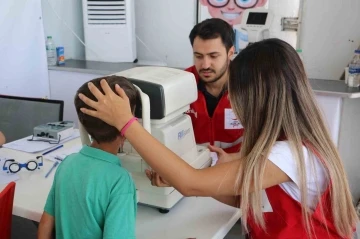 Deprem bölgesi 11 ilde 2 haftada 5 bin çocuğa göz taraması yapıldı
