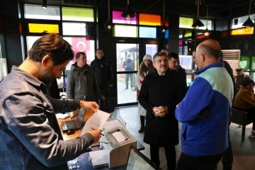 Deprem bölgesinde çalışmalar sürüyor
