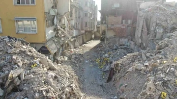 Deprem sonrası &quot;eski Antakya evleri&quot; yerle bir oldu
