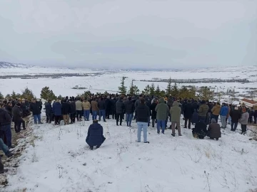 Depremde hayatını kaybeden inşaat ustası toprağa verildi