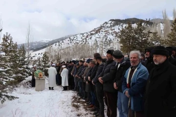 Depremde hayatını kaybeden Karaca, Erzurum’da toprağa verildi
