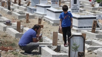 Depremden etkilenen Hatay'da buruk Babalar Günü