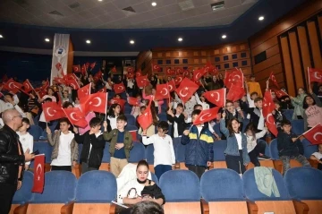 Depremzede öğrenciler, çocuk şenliğinde doyasıya eğlendi
