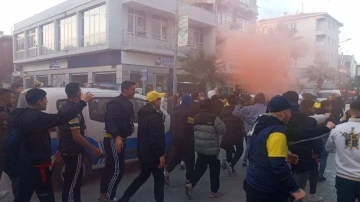 Fenerbahçe-Galatasaray maçı öncesi taraftar yolu kapattı