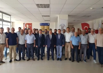 DEÜ’nün gıda laboratuvarı sektöre ışık tutuyor
