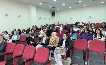 Diş Hekimliği Fakültesi’nden muayenehane yönetimi konferansı
