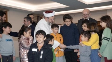 Diyanet İşleri Başkanı Erbaş depremzedelerle bir araya geldi