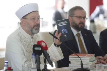 Diyanet İşleri Başkanı Erbaş, İsveç’te Kur’an-ı Kerim yakılmasını 120 ülkede mahkemeye taşıyacaklarını açıkladı
