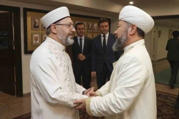 Diyanet İşleri Başkanı Erbaş: &quot;Birlik, beraberlik ve seferberlik halinde yaralarımızı sarmaya çalışıyoruz&quot;
