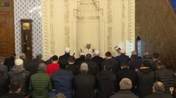 Diyanet İşleri Başkanı Erbaş, sabah namazında Filistin ve şehitler için dua etti