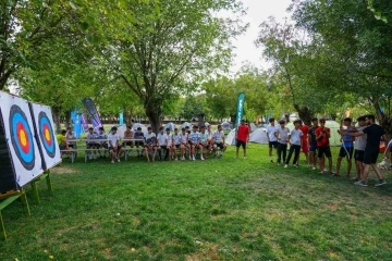 Diyarbakırlı öğrenciler yeni kamp alanında eğleniyor
