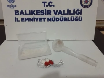 Dolandırıcılık ve sahtecilikten aranan şahıs Bandırma’da yakalandı
