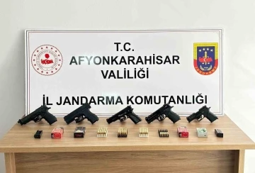 Düğünde havaya ateş açan magandalar silahlarıyla birlikte yakalandı
