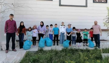 Dumlupınar’da yaz Kur’an kursu öğrencilerinden çevre temizliği
