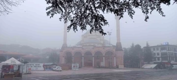 Düzce’de sis günlük yaşamı olumsuz etkiliyor
