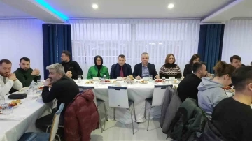 Düzce Gazeteciler Cemiyeti üyeleri iftarda bir araya geldi