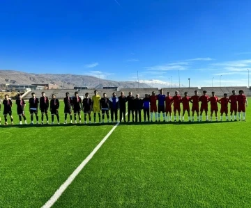 EBYÜ’nün ev sahipliği yaptığı &quot;Üniversiteler Arası Bölgesel Ligler Futbol Turnuvası&quot; başladı
