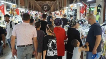 Edirne’de tarihi çarşılardaki ’doğal klimalı serinlik’ ilgi odağı oluyor
