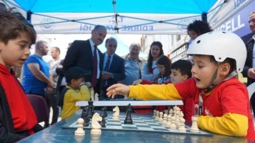 Edirne’deki Gençlik Şöleni’nde renkli görüntüler ortaya çıktı
